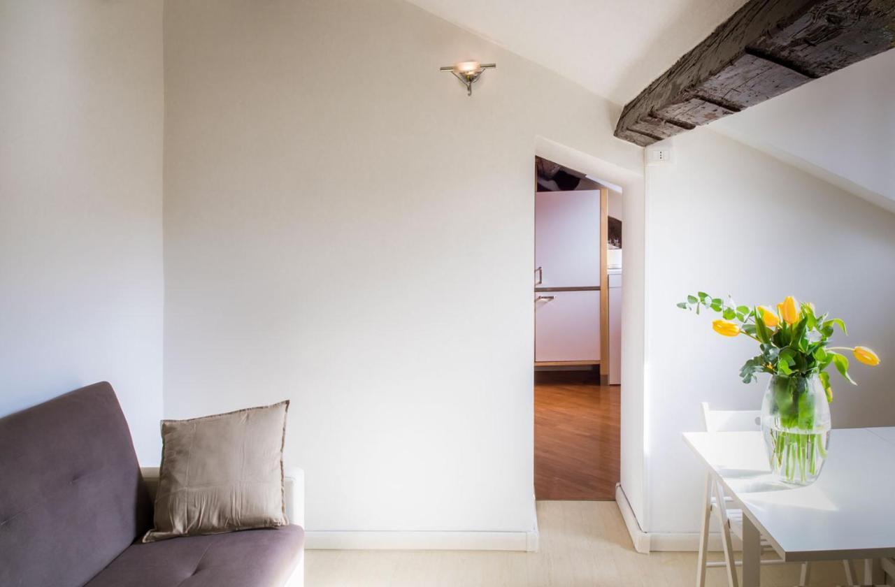 Apartamento La Mansarda Sui Navigli Milán Exterior foto